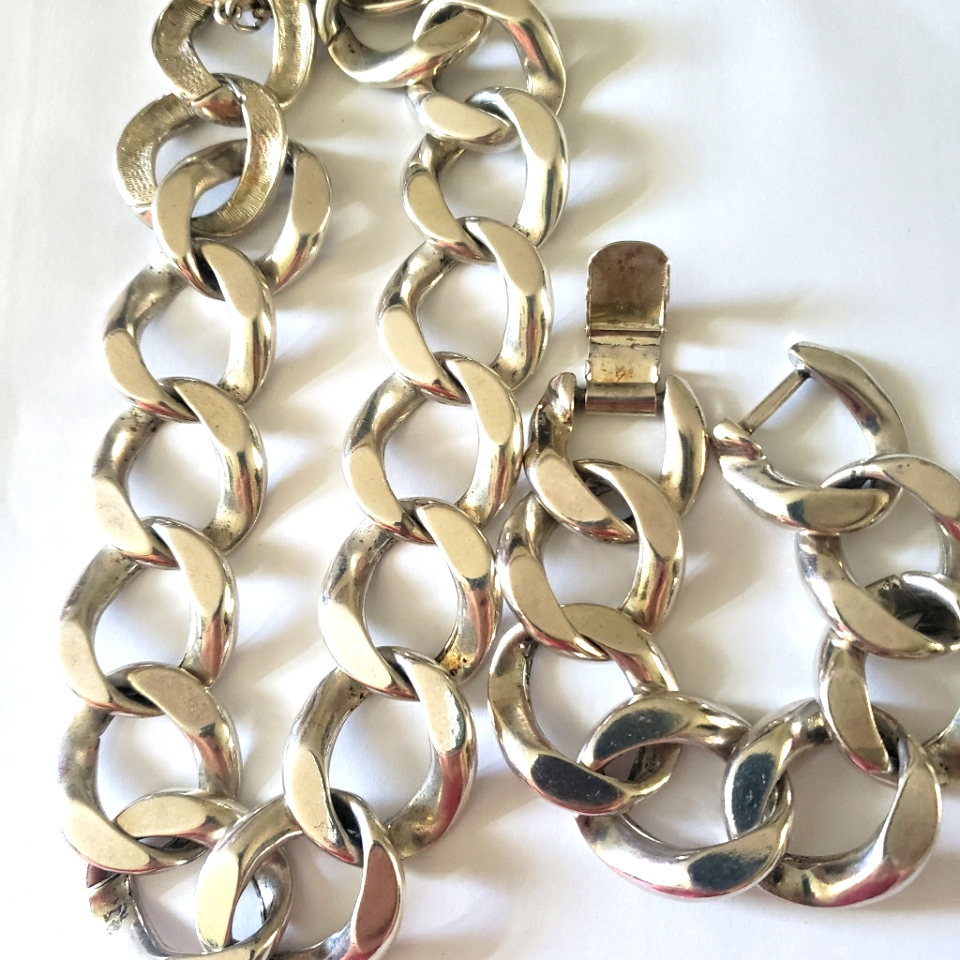 Silver Tone Necklace And Bracelet